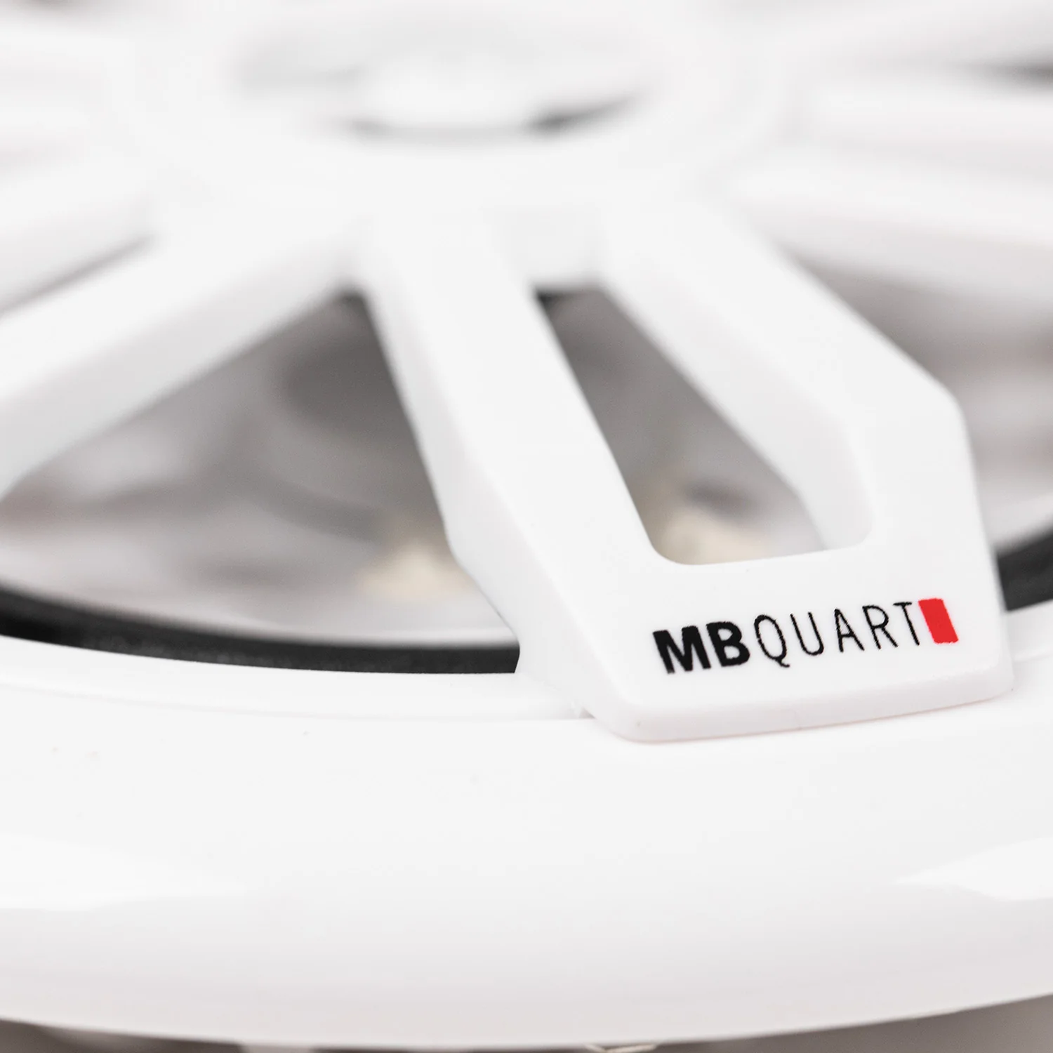 MBQuart 6.5" 2-Way Coaxial Slim Fit Nautic Formula Speaker (White) - Image 7