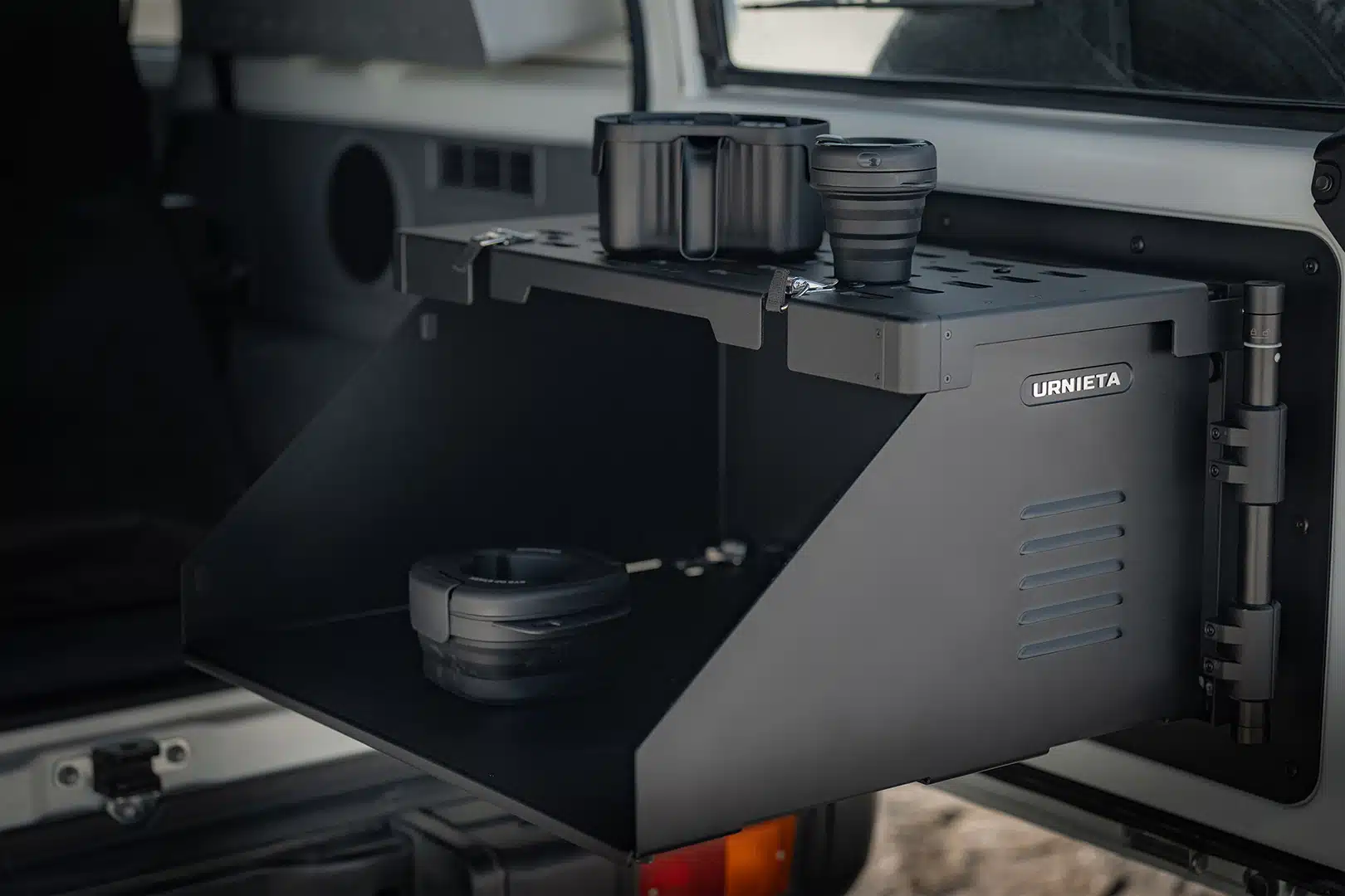 URNIETA Tailgate Drop Down Platform Table| 76 Series LandCruiser Wagon - Image 10